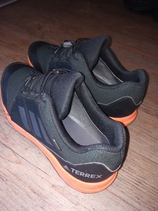 Zapatillas Adidas Terrex Goretex - Negras/Naranjas