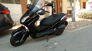 Scooter Yamaha YP125R. Soy titular.