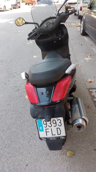 Scooter Yamaha YP125R. Soy titular.