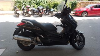 Scooter Yamaha YP125R. Soy titular.