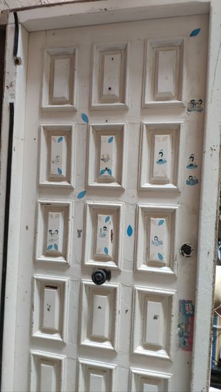 Puerta madera maciza antigua
