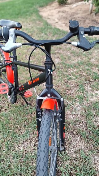 Bicicleta Btwin niño 20" negra-naranja