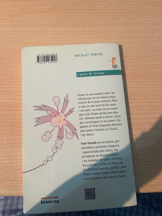 Empar, fallera mayor infantil