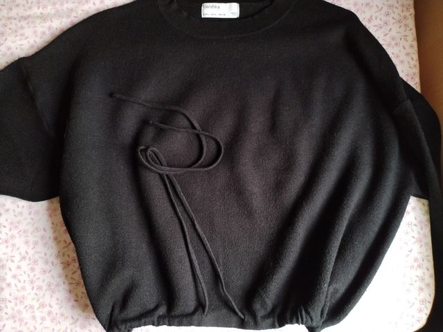 Jersey Bershka crop top negro