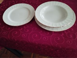 Vajilla porcelana blanca y dorada