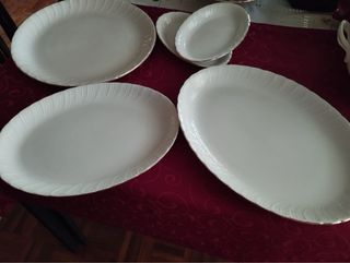 Vajilla porcelana blanca y dorada