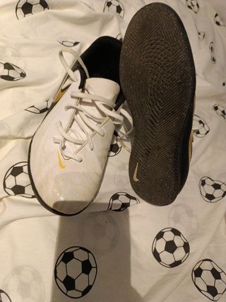 Zapatillas Nike Phantom fútbol s niño.T 36.5 (C)