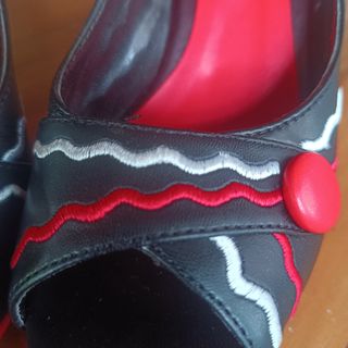 Scarpe Peluso nere e rosse