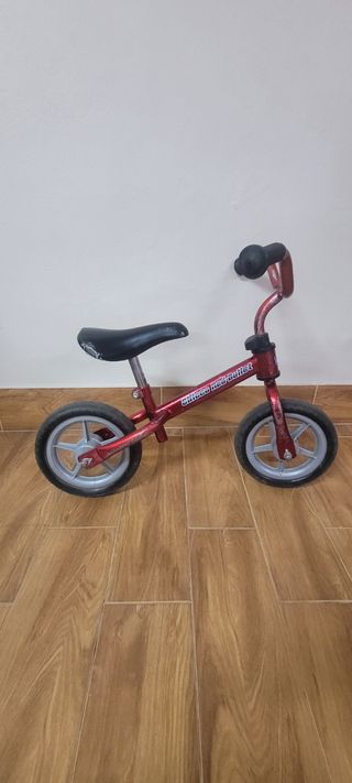 Se regala bici sin pedales Chicco Red Bullet
