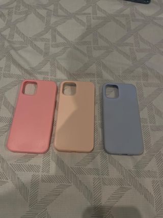 3 Fundas iPhone 12 silicona