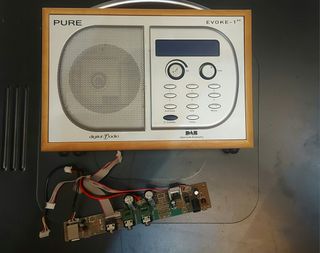 Lote Caja y fuente Radio PURE Evoke-1XT .