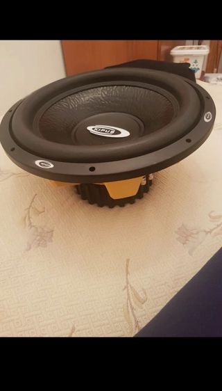 Eq. música coche: 1 subwoofers + 2 altavoces +2 tr