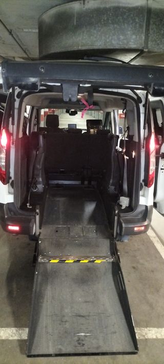 Ford Grand Tourneo Connec  adaptada discapacitados