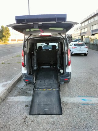 Ford Grand Tourneo Connec  adaptada discapacitados