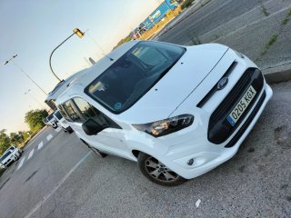 Ford Grand Tourneo Connec  adaptada discapacitados