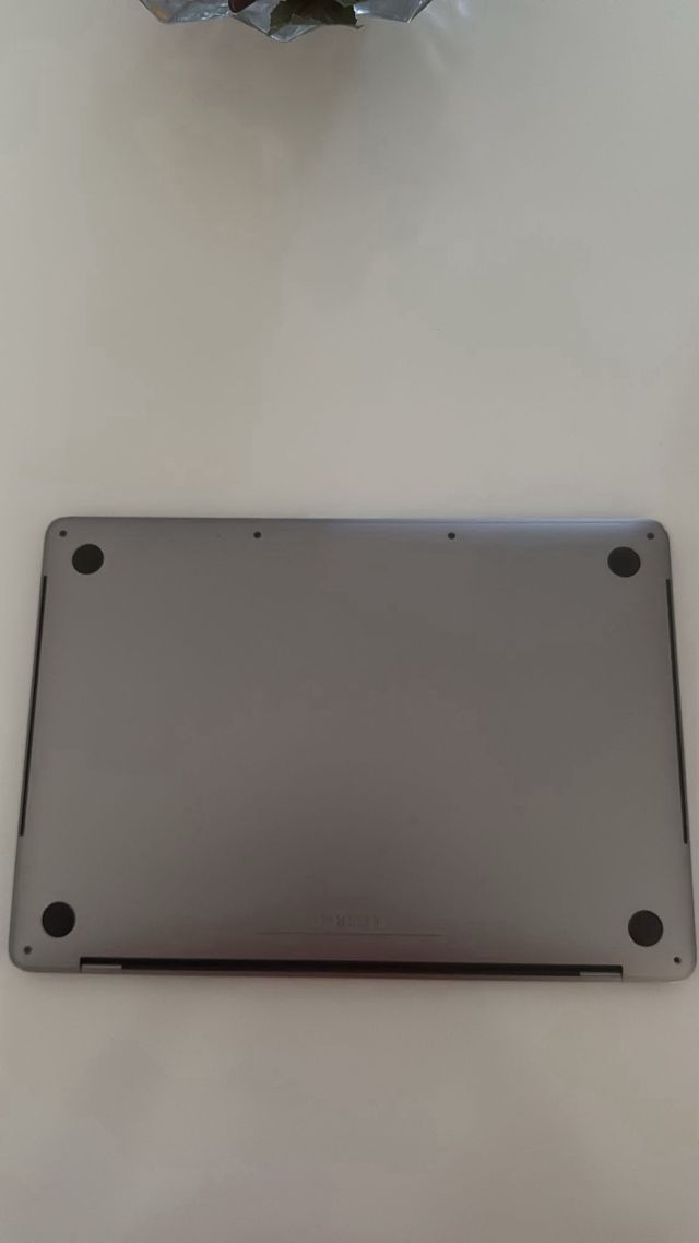 MacBook Pro 13" Touch Bar Gris Espacial 512 SSD