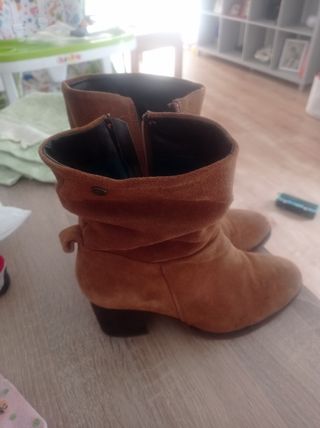 Botines Marrón - Tacon Bajo