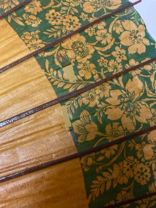 Paraguas asiático antiguo dorado y verde