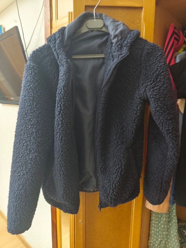 Chaqueta borreguera azul marino .un uso. No pesa