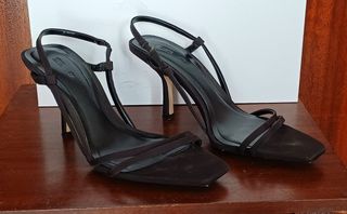 Sandalias Zara tiras negras tacón 37