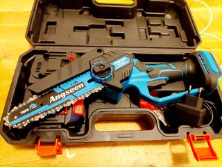 Mini motosierra Brushless /// 1000W