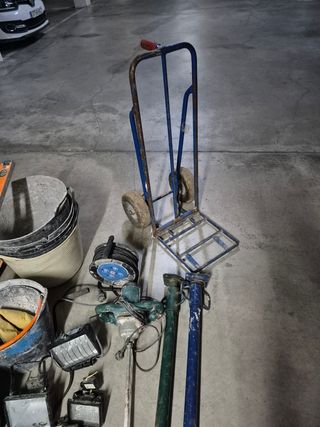 Heramientas de oficial de primera de la construcci