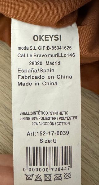 Mochila marrón estilo petate