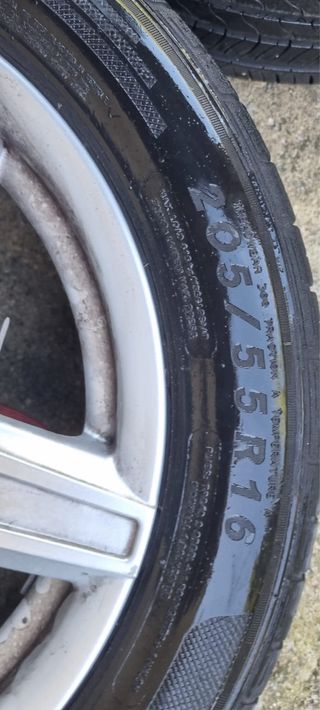 4 Llantas VW Golf VII 16" con neumáticos