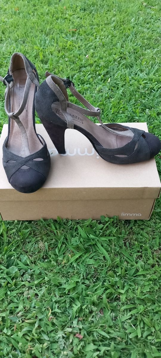 Tacones D'Palazzio marrones y grises