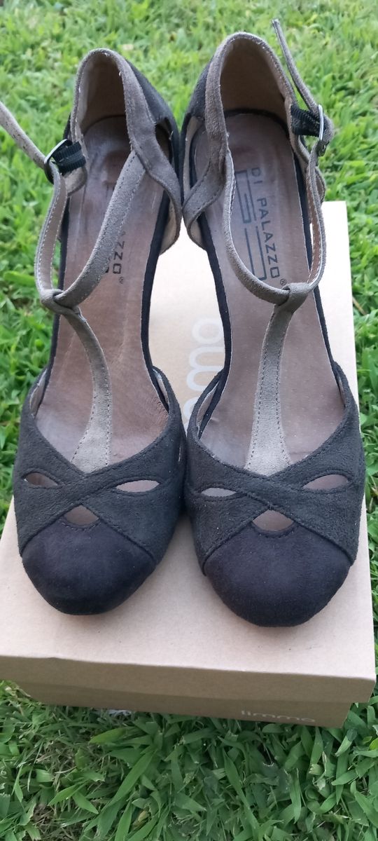 Tacones D'Palazzio marrones y grises