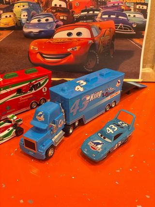 Coches y camiones de metal de la película Cars