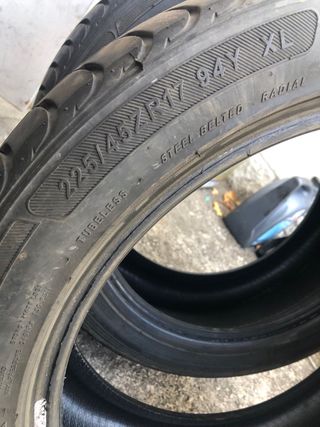 Neumáticos 80% 225/45/17 