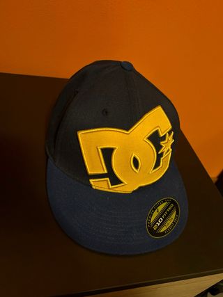 Snapback DC blu e giallo