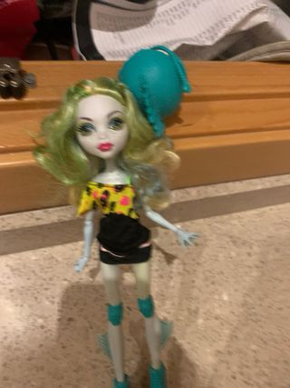  muñeca Lagoona Blue roller mace monsterhight 