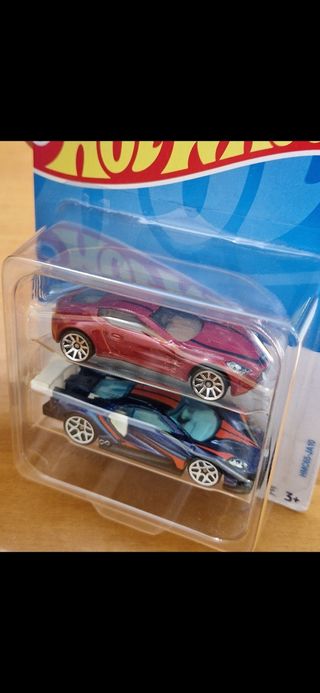 HotWheels Set 2 Cars Motor Show 