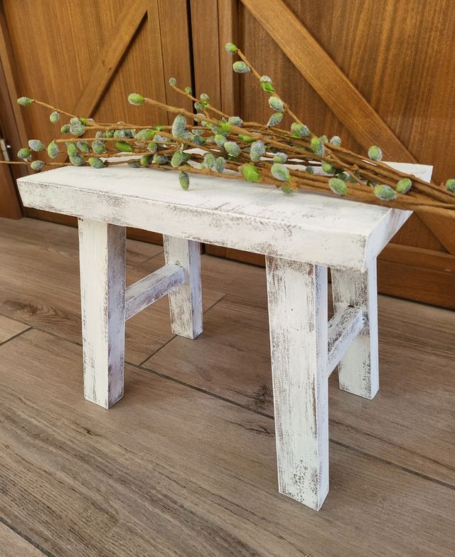 Sgabello Shabby Chic in legno bianco