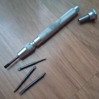 Destornillador Precisión, puntas intercambiables.