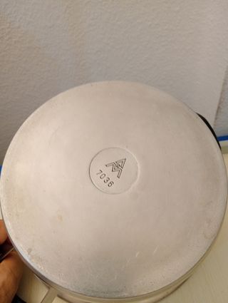 ,.Olla AMC DIAM.23,5 CM. ALTA 9CM.CABEN 3 LITROS