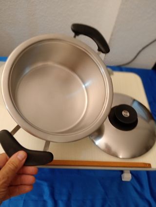 ,.Olla AMC DIAM.23,5 CM. ALTA 9CM.CABEN 3 LITROS