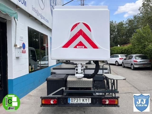NISSAN NT400 35 3.0DCI PLATAFORMA ELEVADORA 