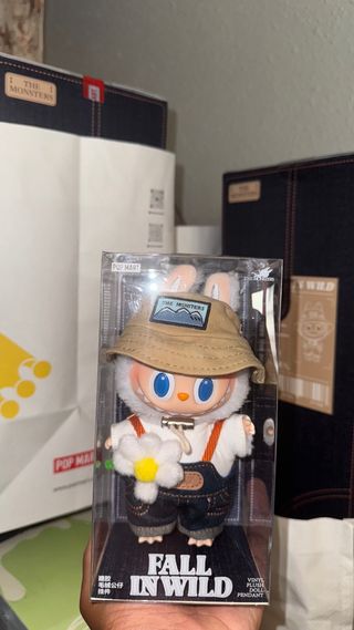 Pop Mart Labubu Fall in Wild Llavero