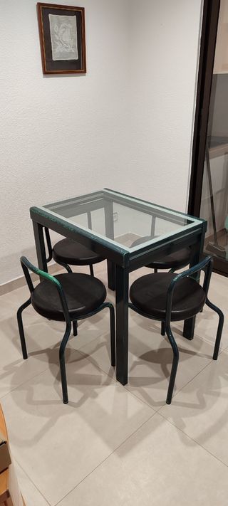 Mesa cocina extensible con 4 sillas a conjunto