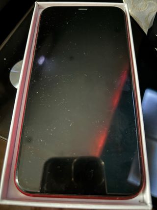 iPhone 11 rojo (64GB) - Como nuevo