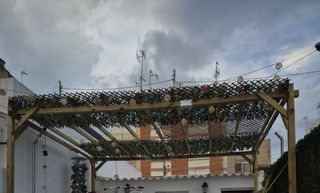 Pergola jardín madera marrón