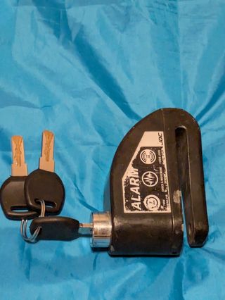 Pinza para el disco de la moto.