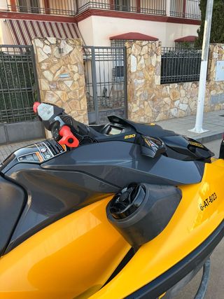 Sea-Doo 230 GTR - Moto de agua