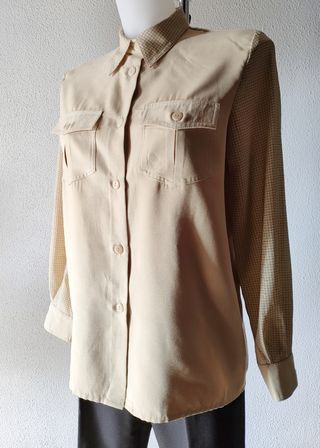 Camisa beige vintage de manga larga
