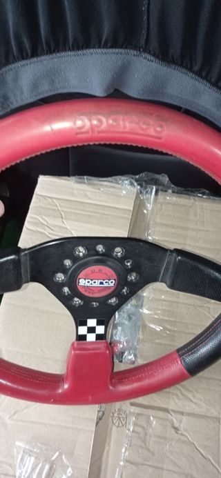 Volante Sparco rojo y negro