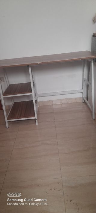 Mesa escritorio - madera y metal
