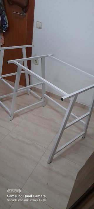 Mesa escritorio - madera y metal